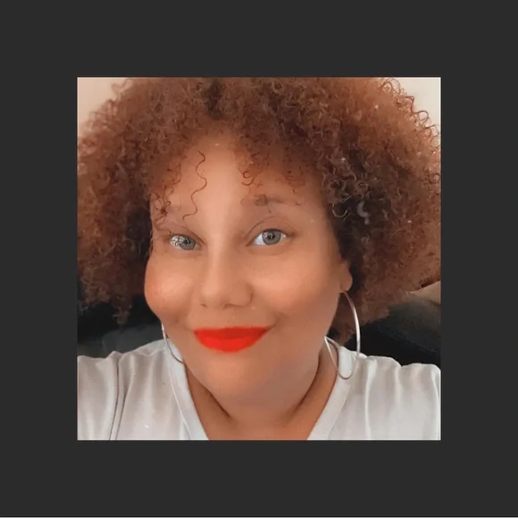 Like to be notified when I go live!!! - Picture 3 of 4